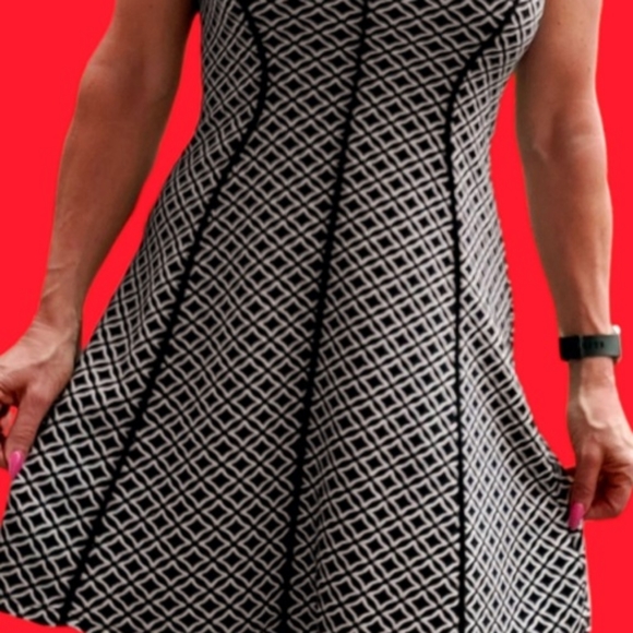 MASSIMO Dress Black/White - Picture 1 of 4